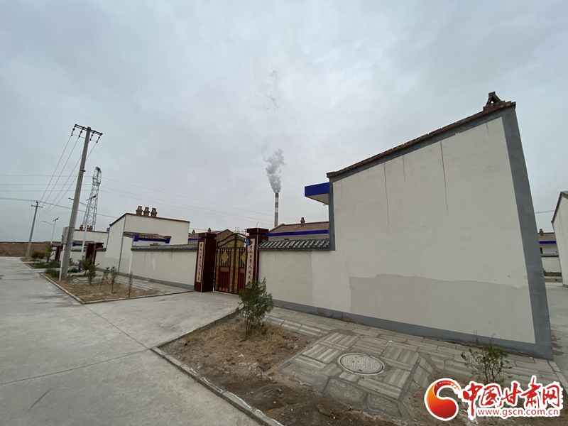 【甘肅省決戰(zhàn)決勝脫貧攻堅(jiān)】“豬倌”黨金鈺：不等不靠摘窮帽 養(yǎng)豬脫貧奔富路