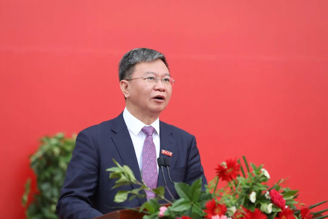 蘭州大學校長嚴純?nèi)A寄語2020屆本科畢業(yè)生：做敢擔當、能擔當、有擔當?shù)娜?>
        </a><em>蘭州大學校長嚴純?nèi)A寄語2020屆本科畢業(yè)生：做敢擔當、能擔當、有擔當?shù)娜?/em></li>
    <li><a  target=