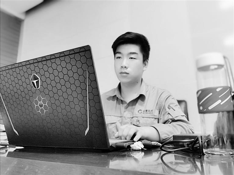 總書(shū)記的話(huà)兒記心間丨還沒(méi)畢業(yè)，工作就落實(shí)了!