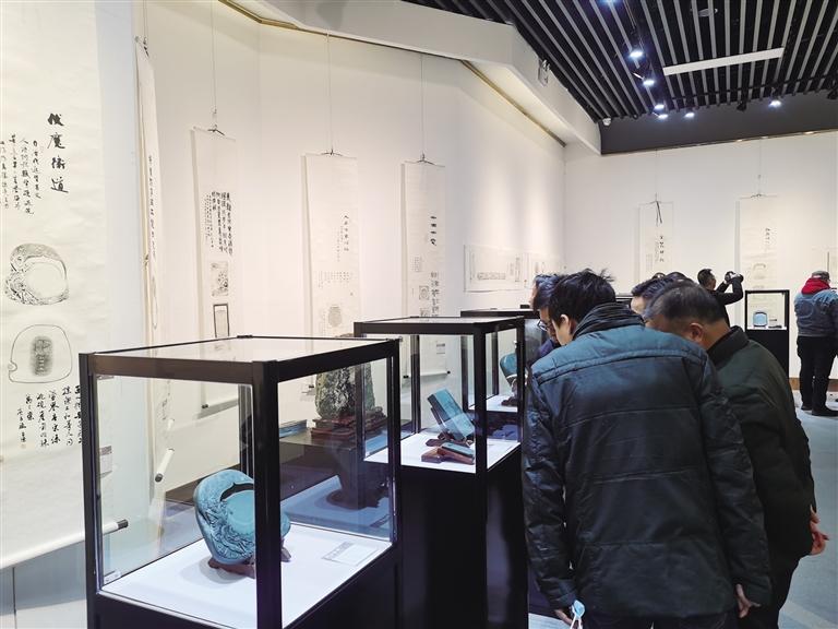“非遺精品洮硯傳拓題跋藝術(shù)展”開展 洮硯雕刻、傳拓、拓片題跋集中亮相甘肅藝術(shù)館
