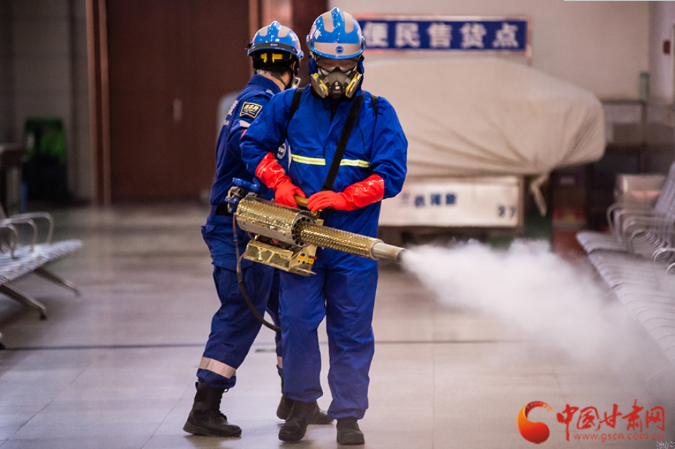 【新春走基層】護(hù)航回家路，蘭州車站這波操作很硬核！