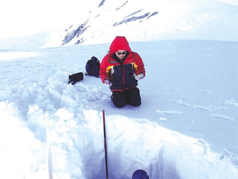 中科院西北研究院研究員李宗?。浩钸B山上的“守望者”