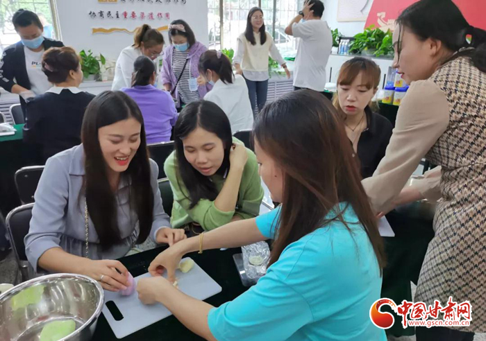 解鎖新技能！蘭州七里河區(qū)秋天的第一份手工月餅來了