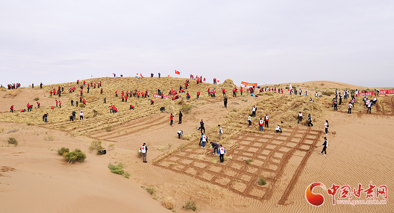 甘肅省委宣傳部、省文明辦、省志愿服務(wù)聯(lián)合會(huì)在古浪縣舉行壓沙主題文明實(shí)踐志愿服務(wù)活動(dòng)