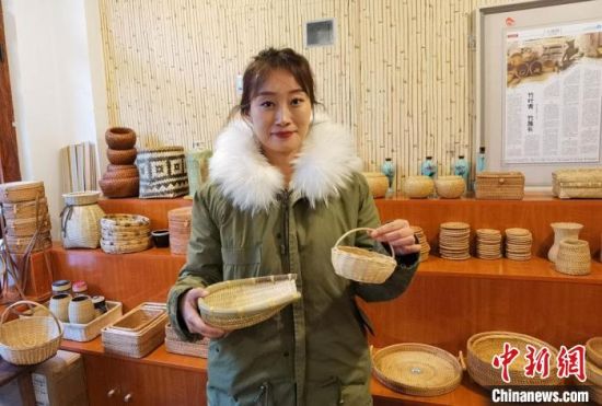 40多種精小玲瓏、純手工制作的新型盛食容器、居家工藝品等，每一件都令人愛不釋手?！●T志軍 攝