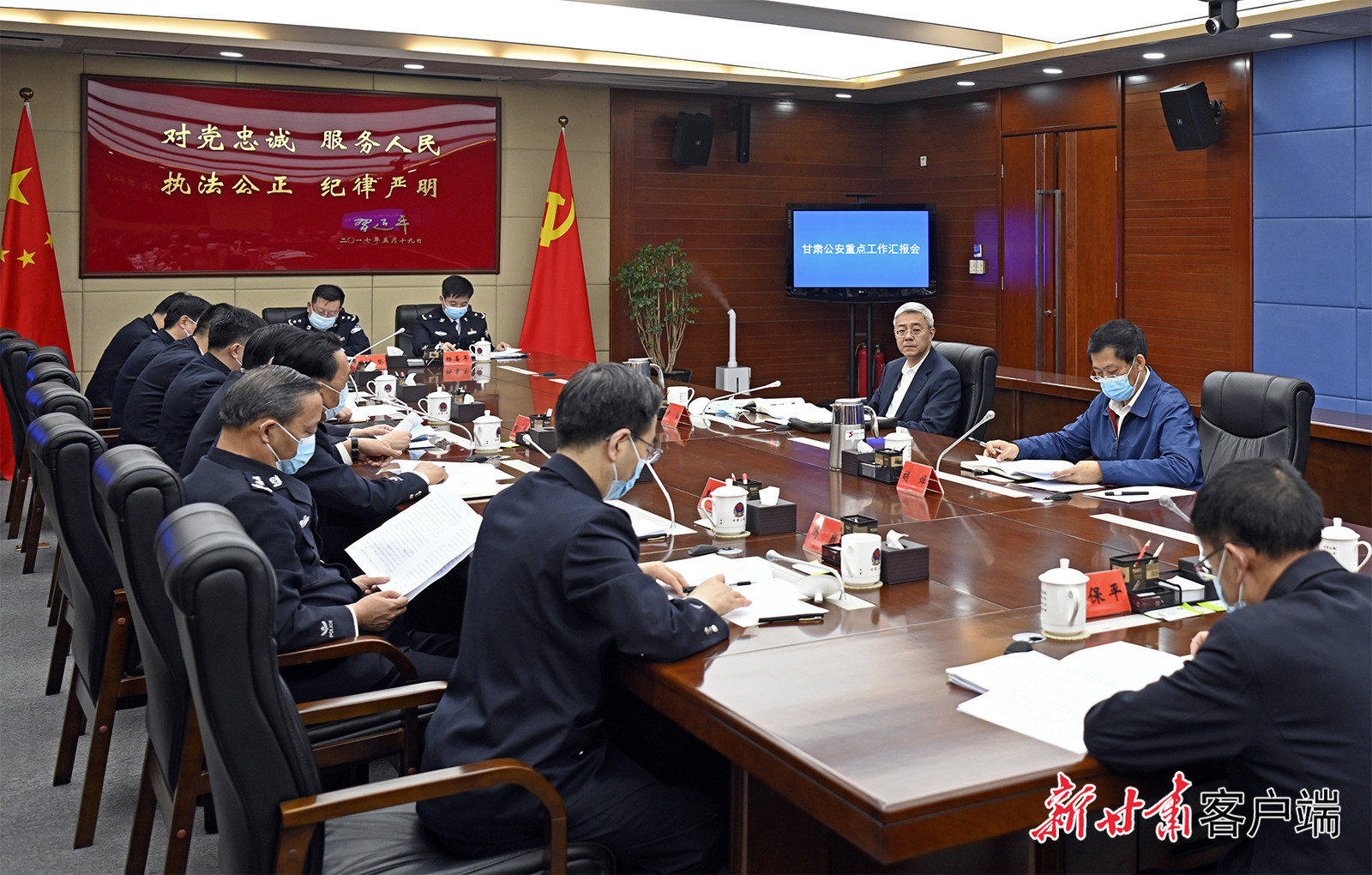 【甘快看】尹弘在甘肅省公安廳調(diào)研時(shí)強(qiáng)調(diào)：堅(jiān)持政治建警鍛造公安鐵軍，全力以赴防風(fēng)險(xiǎn)保安全護(hù)穩(wěn)定