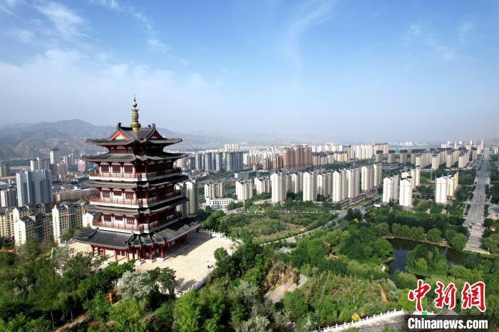 圖為航拍樂都區(qū)朝陽山片區(qū)。　薛蒂 攝